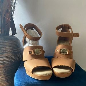 Nautica Brand.  Buttery Soft leather Beige Wedge Heels